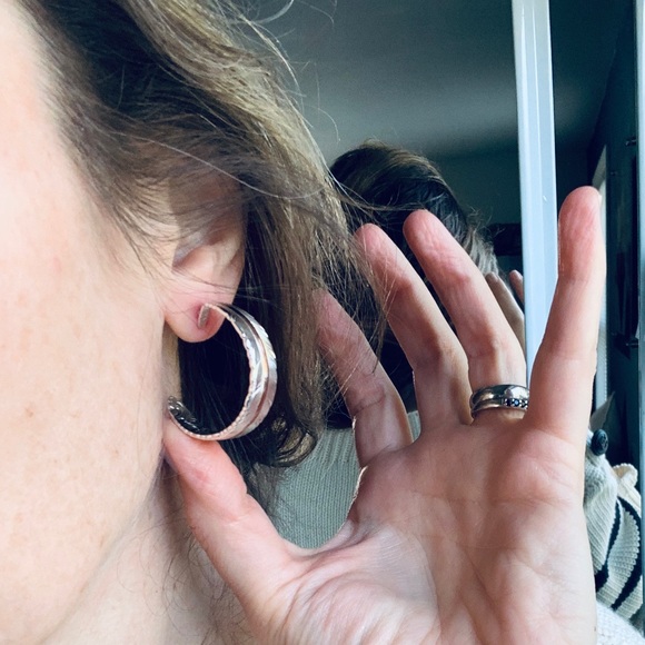 Goddess FEATHERS Hoop earrings NEW, gorgeous ✨ - Picture 2 of 8